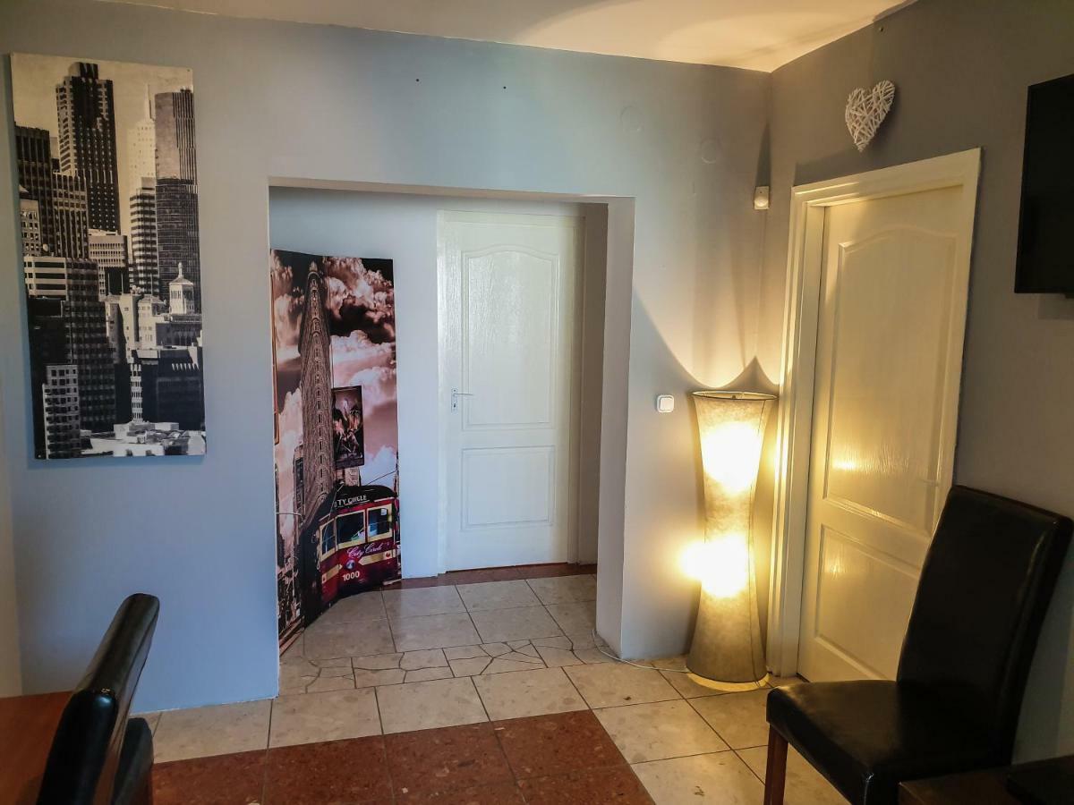 Appartamento New Pest Apartman *